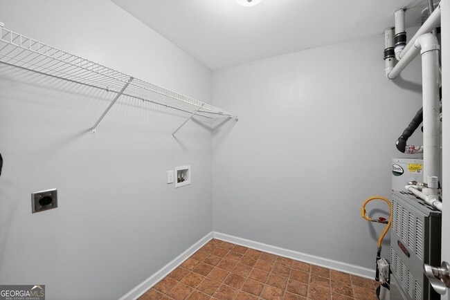 Building Photo - 3921 Riverlook Pkwy SE