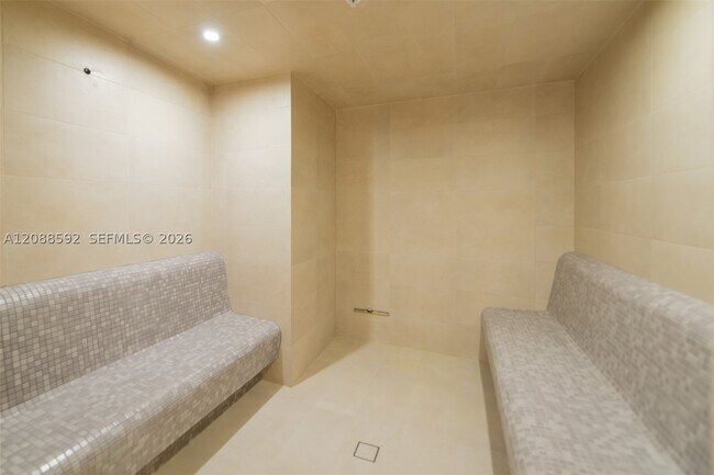 Building Photo - 2411 Laguna Cir