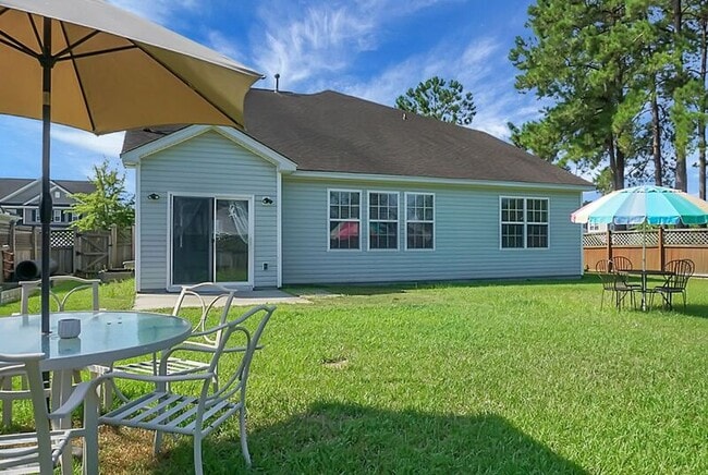 Building Photo - 334 Albrighton Way