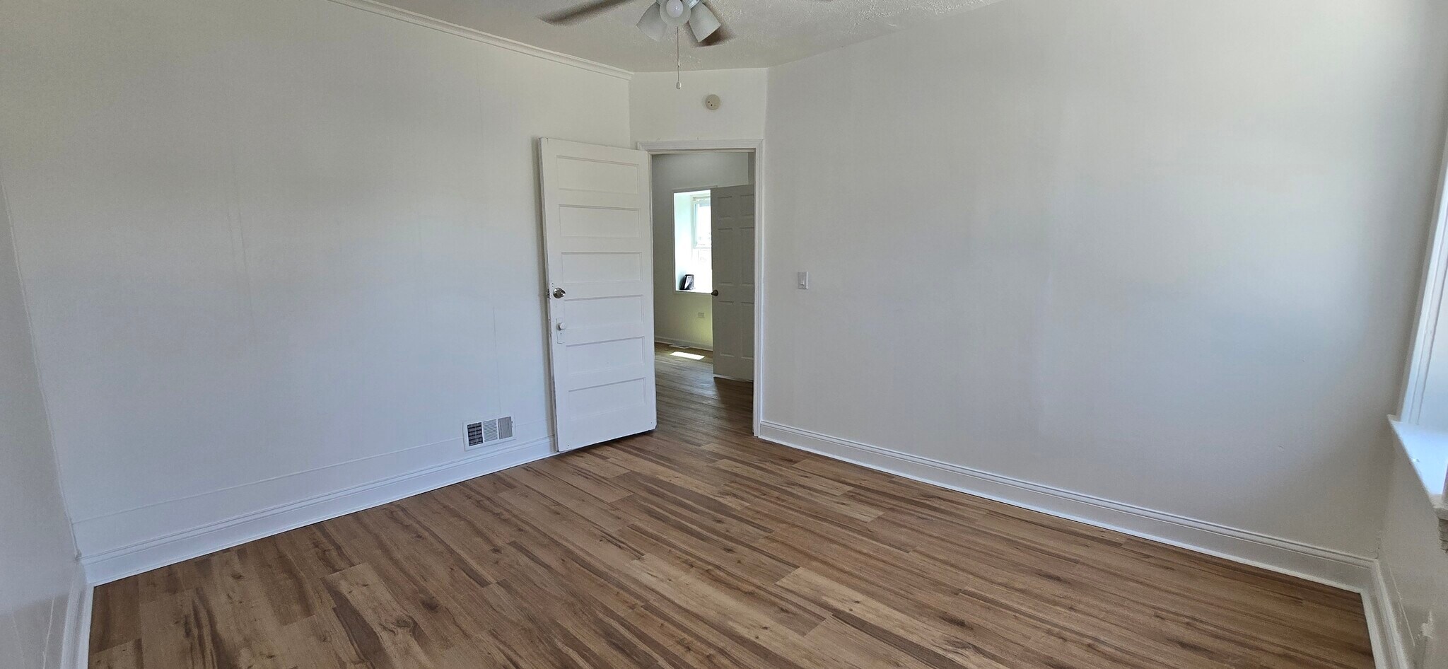 Building Photo - 145 N 21st Ave