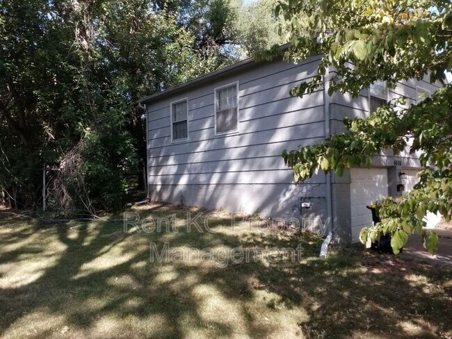 Building Photo - 4608 Ridgeway Ave