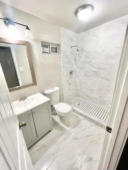 Building Photo - 754 Fitch St