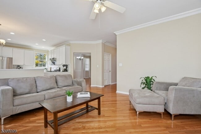 Building Photo - 12 Hansom Rd