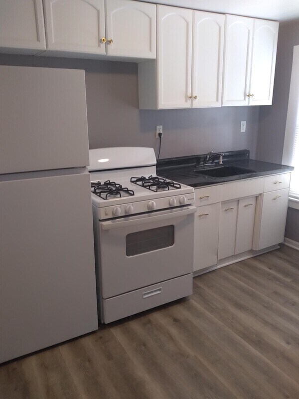 Building Photo - 4030 Taylor Boulevard Unit 5