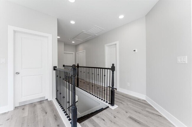 Building Photo - 7407 Cora St