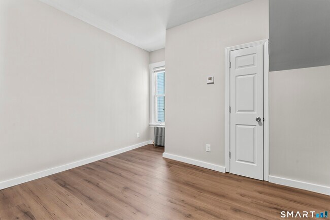 Building Photo - 394 Gregory St