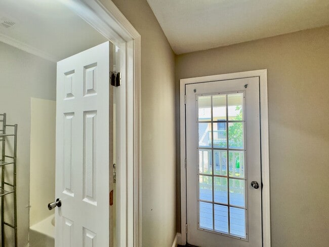 Building Photo - ! Beautiful 2BA/1.5BR Townhome in Gulf Highlands!