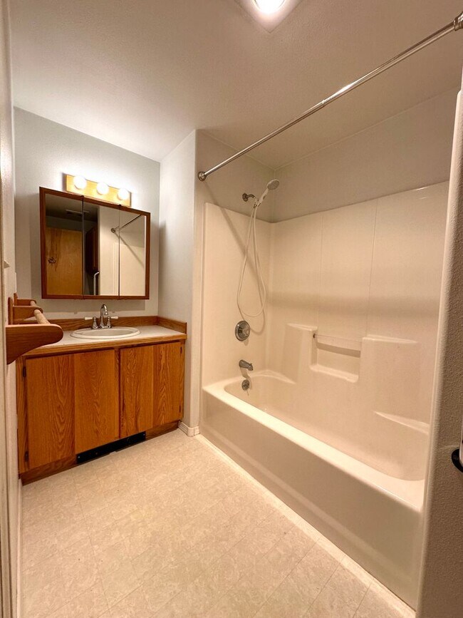 Building Photo - 333 SW 35th St