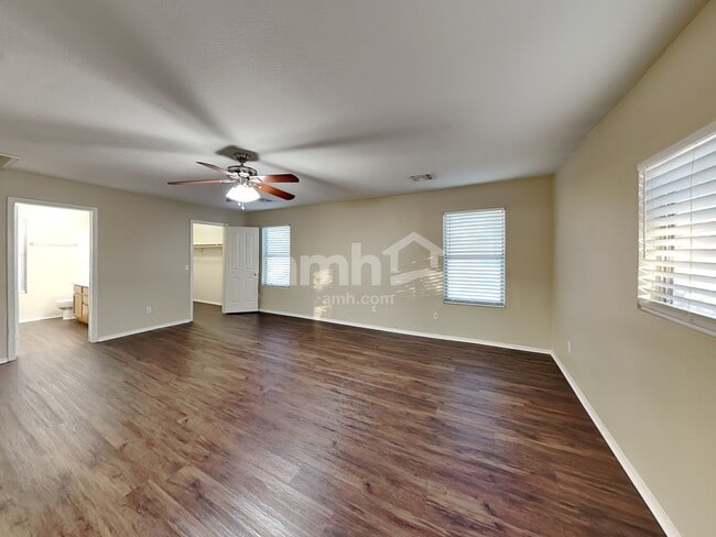 Building Photo - 2467 E Peach Tree Dr