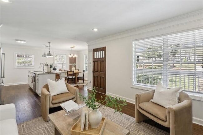 Building Photo - 1833 Flat Shoals Rd SE