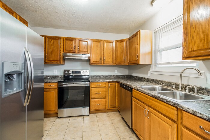 Building Photo - 682 Mimosa Ct
