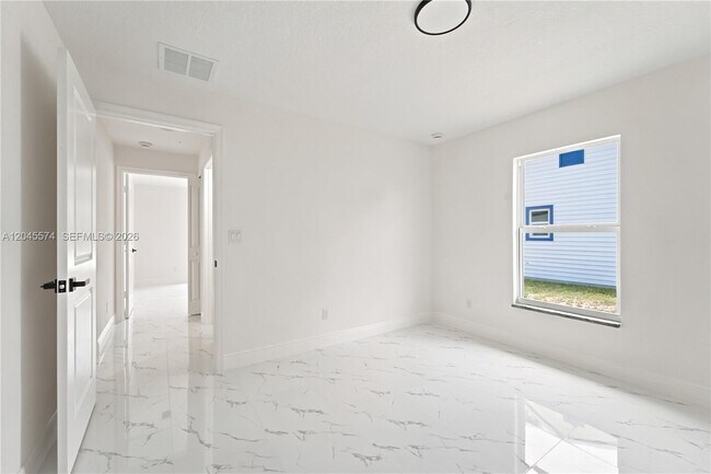Building Photo - 5203 Birch Dr