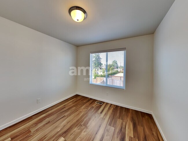 Building Photo - 2783 Moore St