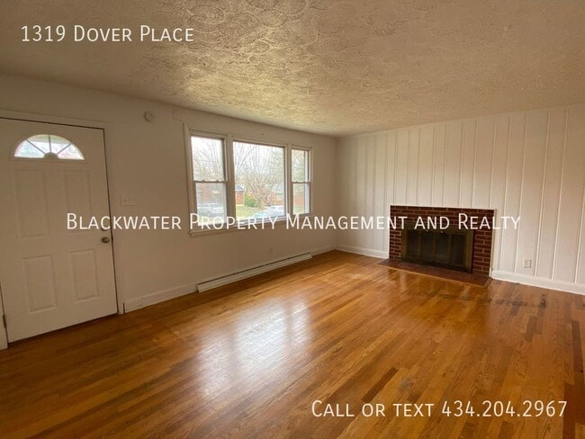 Building Photo - 1319 Dover Pl