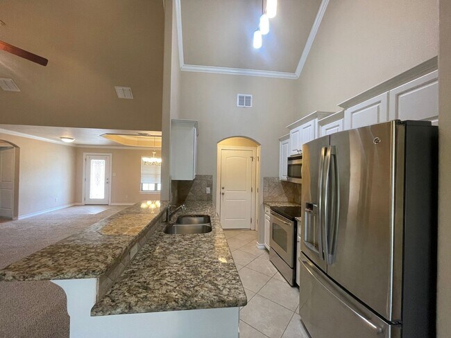 Building Photo - 132 Lola Cir