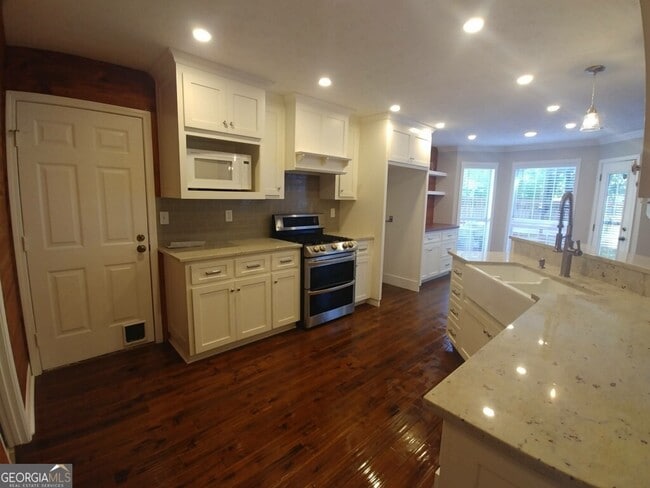 Building Photo - 51 Bradford Station Dr