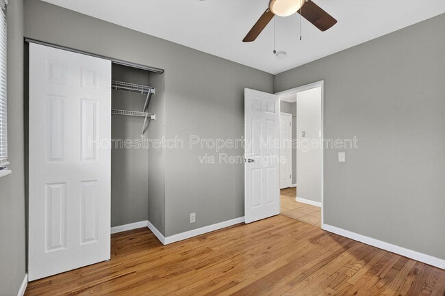 Building Photo - 2385 Greenbriar Dr