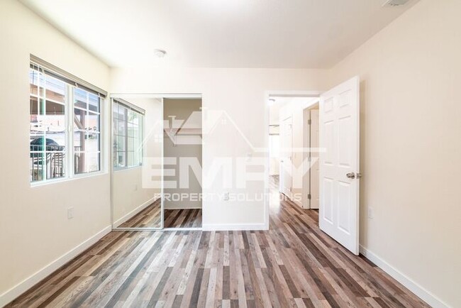 Building Photo - New 2 Bed 1 Bath Apartment in Long Beach C...