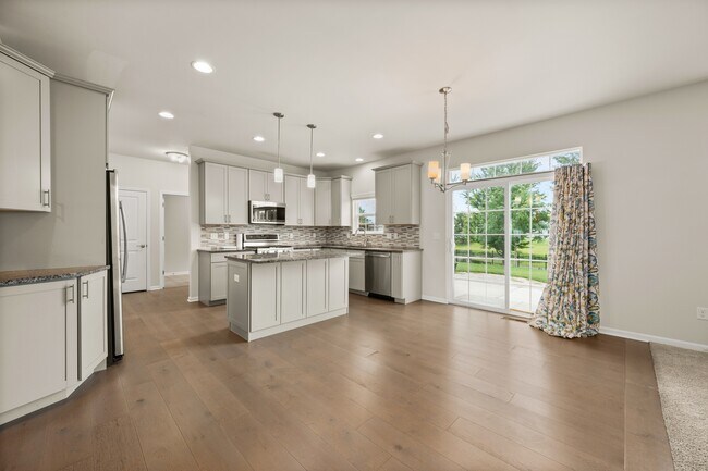 Building Photo - 406 Mary Ann Cir