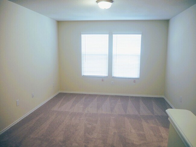 Building Photo - 3 Bed 2.5 Bath Home in Van Alstyne