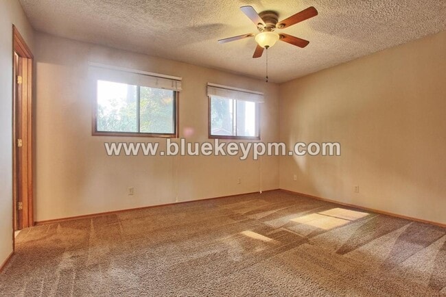 Building Photo - 3 Bed/ 2 Bath Home Near Legacy High School and Firstenburg Community Center