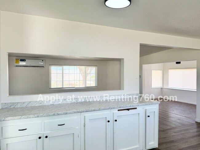 Building Photo - Updated 3 Bed 2 Bath Home Near Downtown Jo...