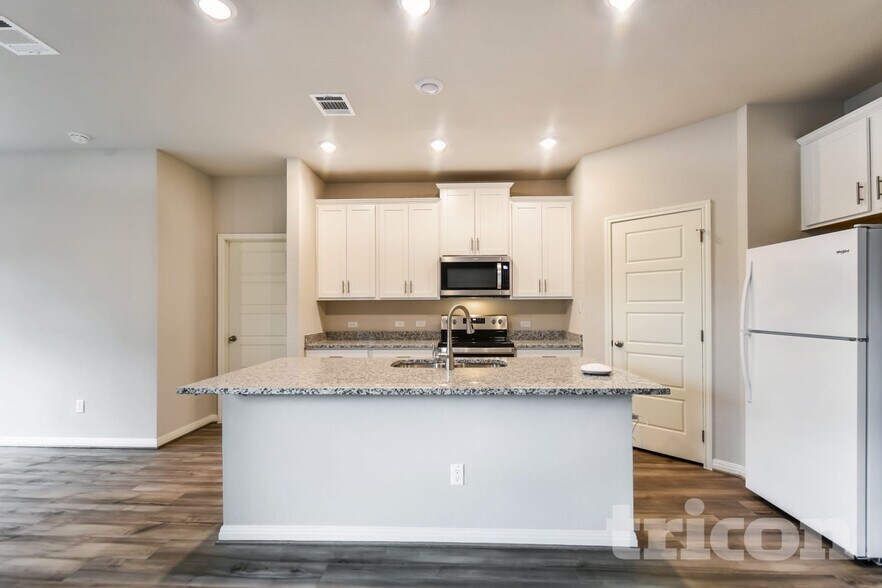 Building Photo - 13523 Emerson Wy