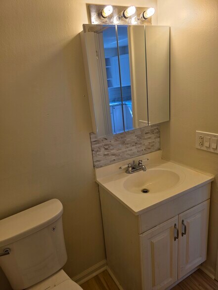 Building Photo - 130 Fairgreen Dr