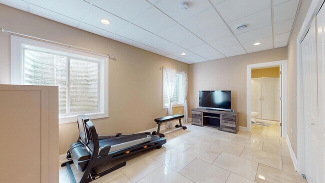 Building Photo - 331 Mary Belle Cir