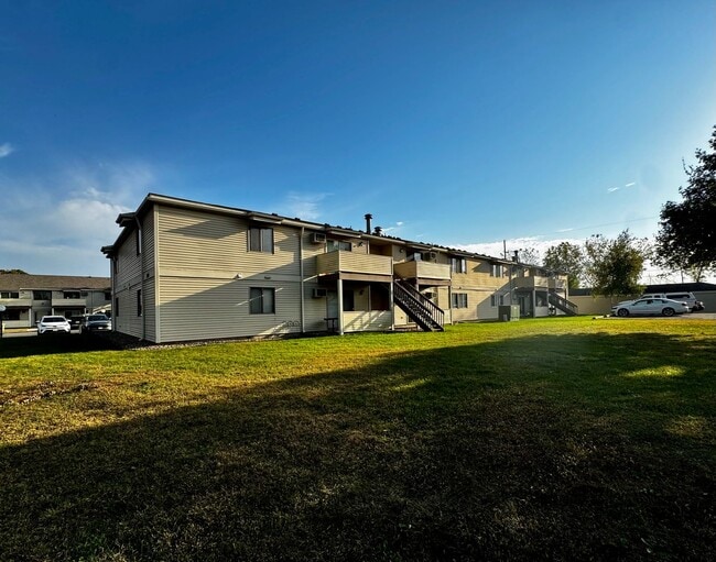 Building Photo - Bring in the NEW YEAR! NW Valleyhigh 2 bed...