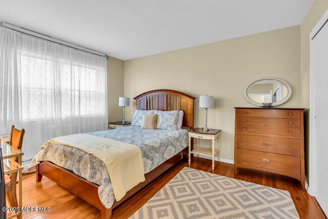 Building Photo - 317 8th Ave