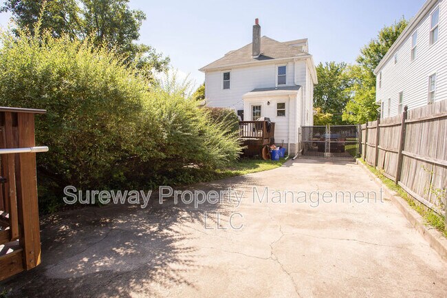 Building Photo - 417 N Warwick Rd