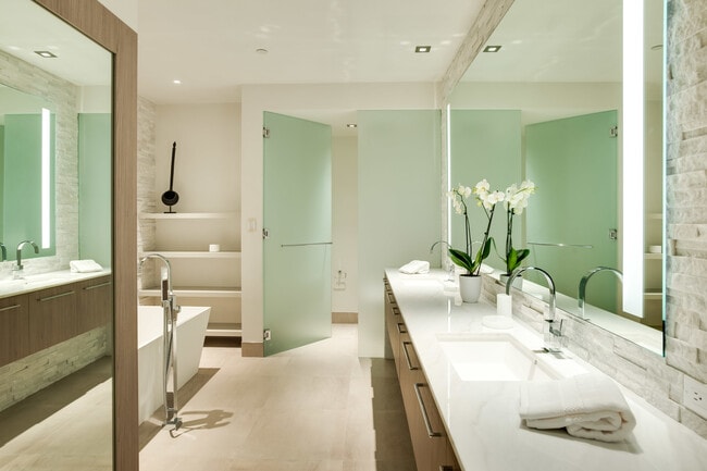 Building Photo - 126 Juan St