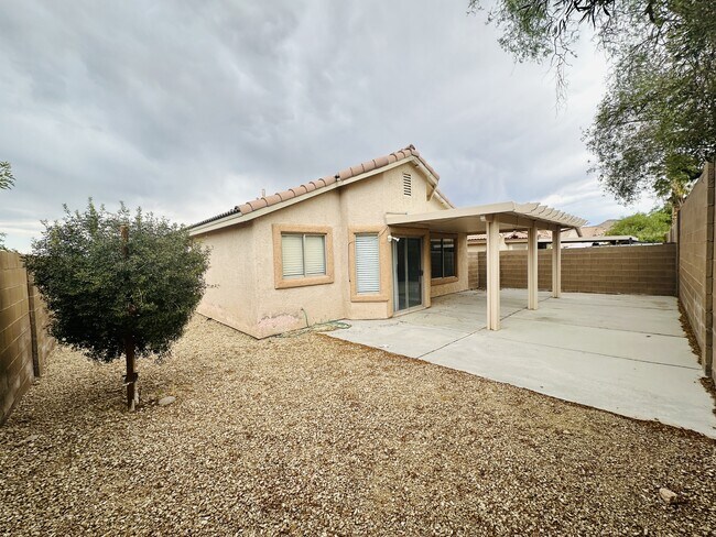Building Photo - 10911 Vallerosa St
