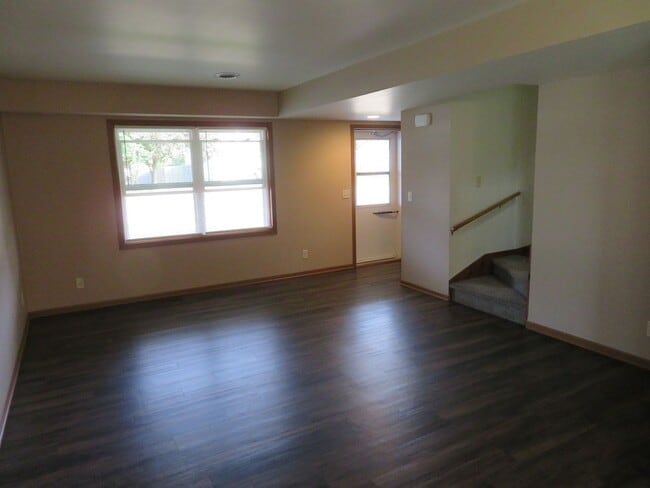 Building Photo - Harry Roethle Briarwood Duplex