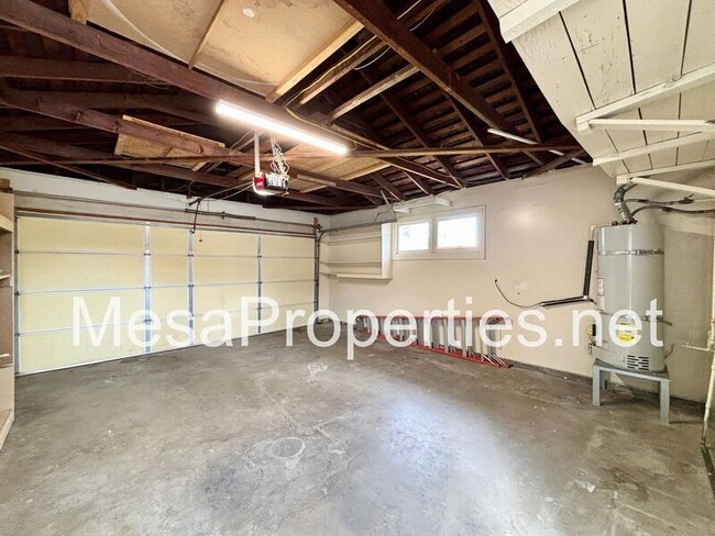 Building Photo - 17571 Deodar Ave