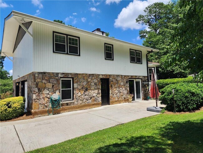 Building Photo - 3572 High Green Dr
