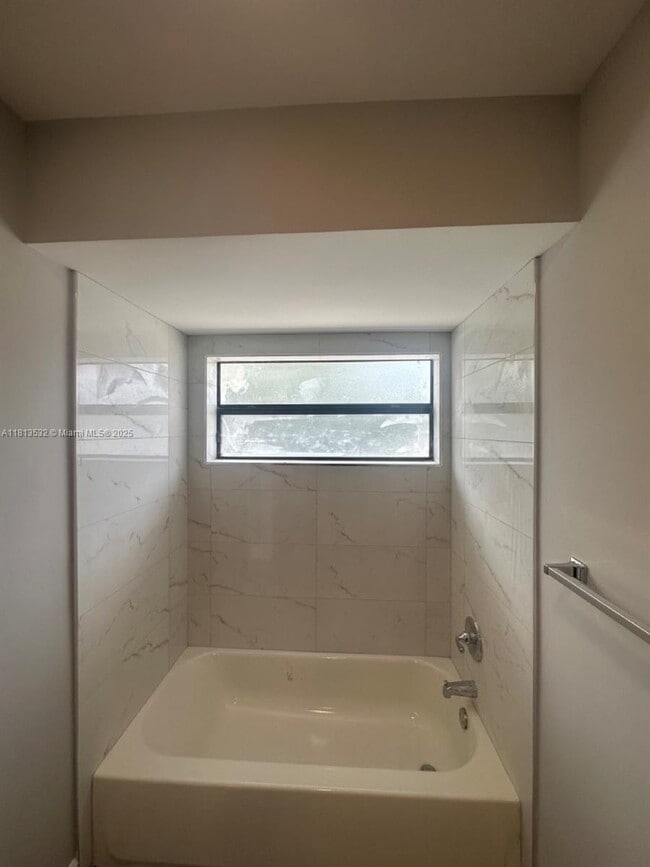 Building Photo - 21615 Villa Nova Dr