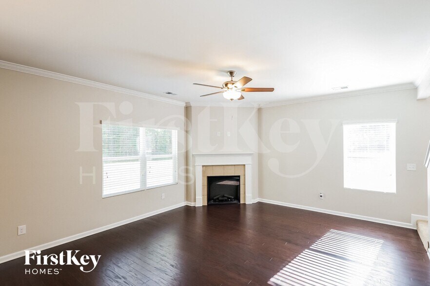 Building Photo - 7009 Elm Crest Cir