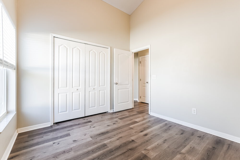 Building Photo - 2613 Deck Ave