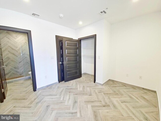 Building Photo - 519 N 38th St