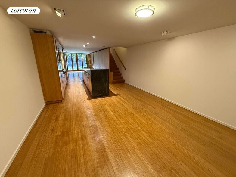 Building Photo - 112 W 118th St