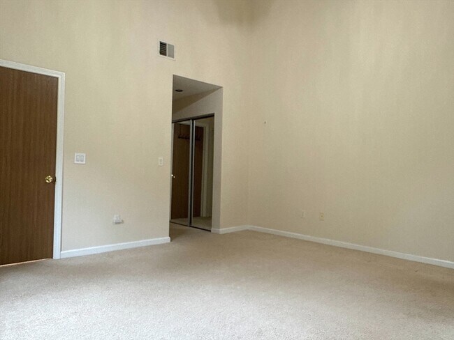 Building Photo - 73 Arrowhead Cir