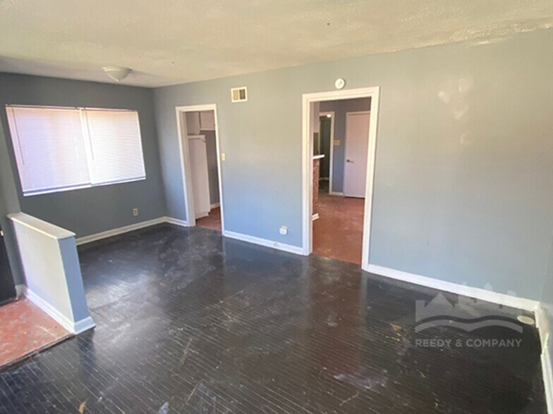 Building Photo - 2463 Brewster Ave