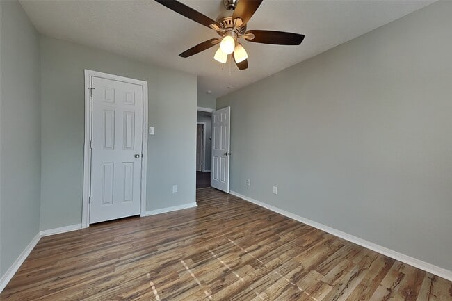 Building Photo - 1210 Colonial Heights Dr