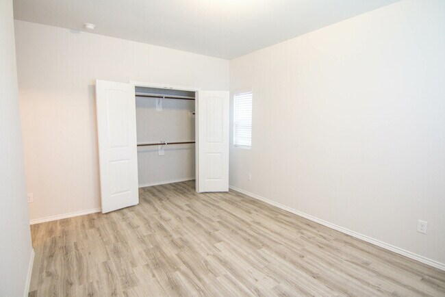 Building Photo - 18530 Boomi Ravine Trl