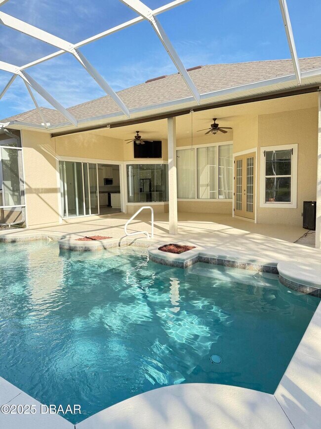 Building Photo - 14 Deep Woods Way