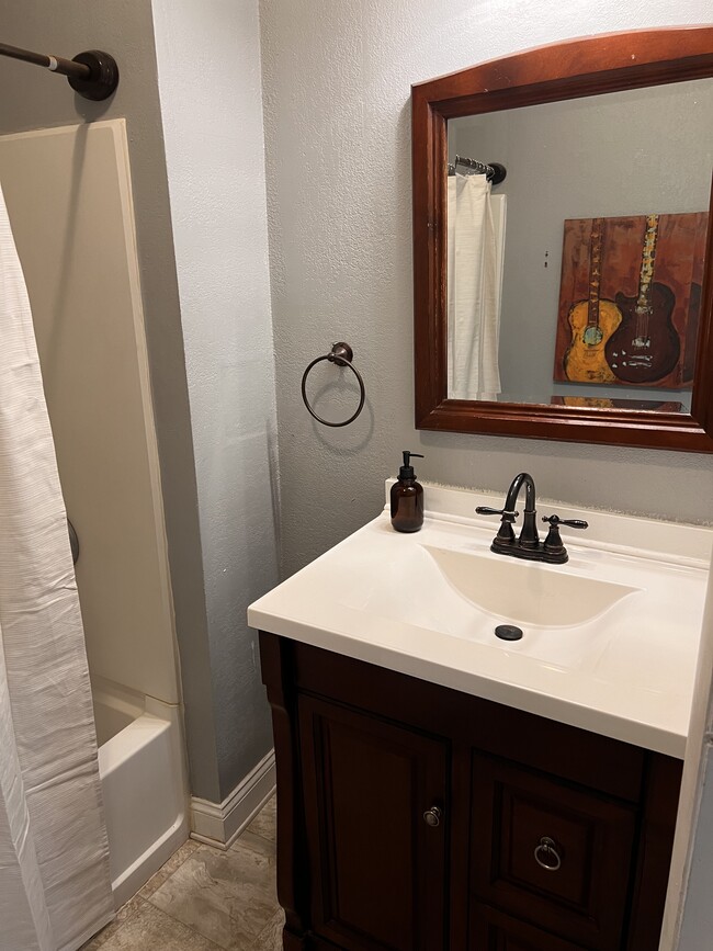 Building Photo - 713 Kearney St