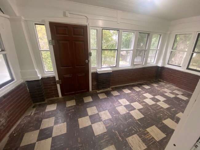 Building Photo - Updated 5-Bed, 2-Bath with Attic Suite & Clean Basement