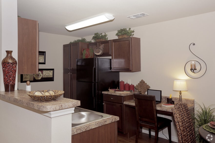 1BR, 1BA - 735 SF - ZZZHills at Fair Oaks